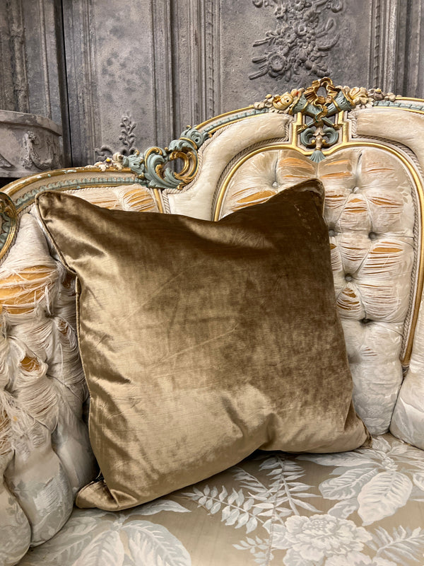 Luxury anthracite cushion.