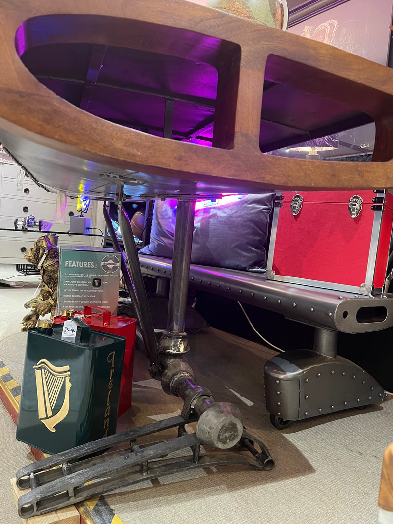 Aeroplane Wing Desk